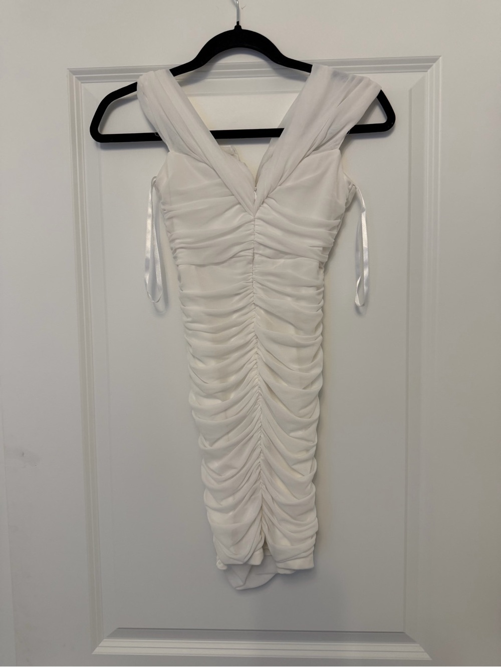 Selfie Leslie White Ruched V-Neck Midi Dress